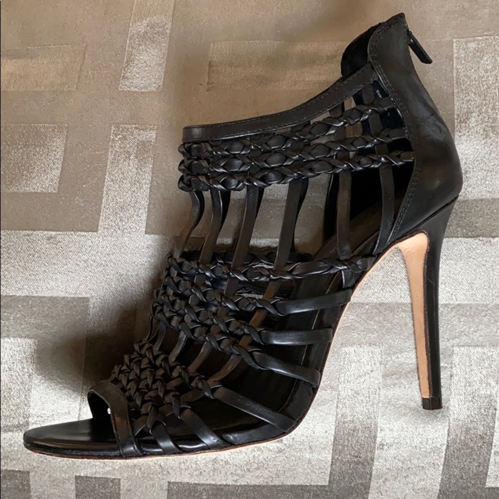 Elegant Stilletto Heels by Elie Tahari - Picture 5 of 8